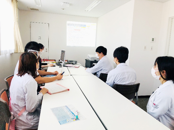 認知症ケアチームの様子